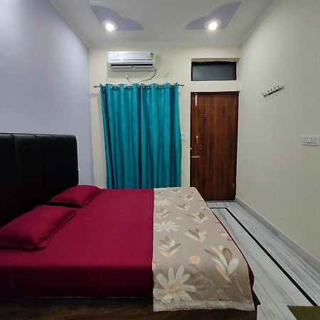 Deepak Homestay Рішикеш Екстер'єр фото