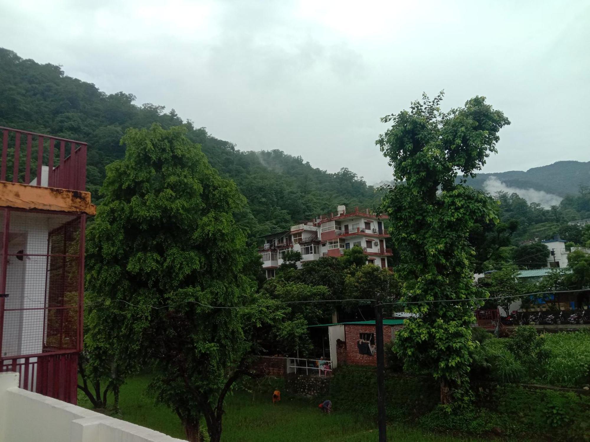 Deepak Homestay Рішикеш Екстер'єр фото