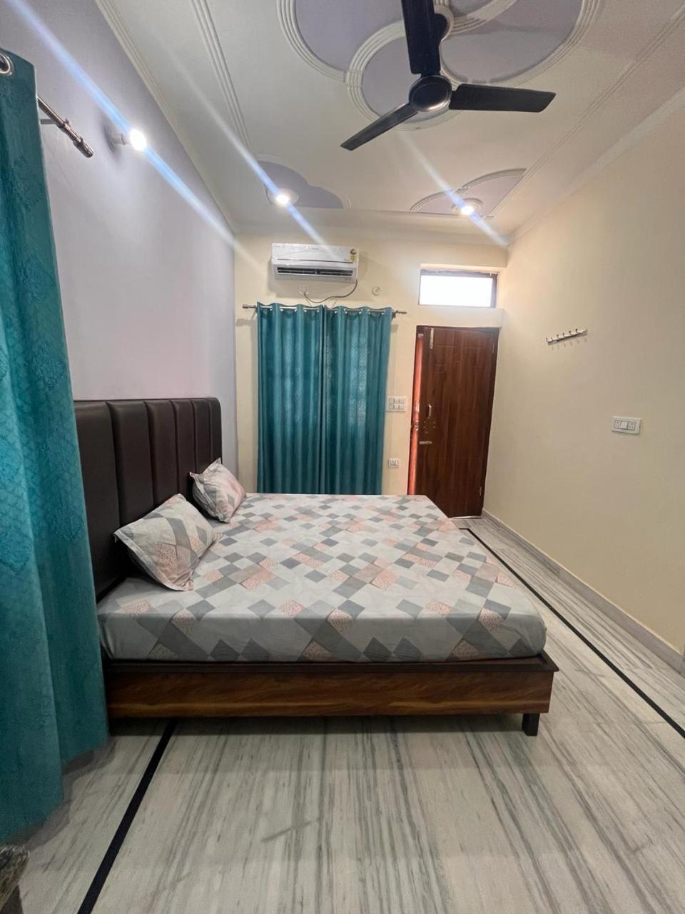 Deepak Homestay Рішикеш Екстер'єр фото